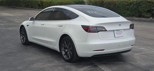 White 2019 Tesla Model 3 Standard Range Plus