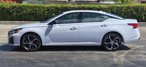 2025 Nissan Altima SR