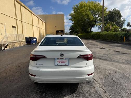 Pure White 2021 Volkswagen Jetta 1.4T S
