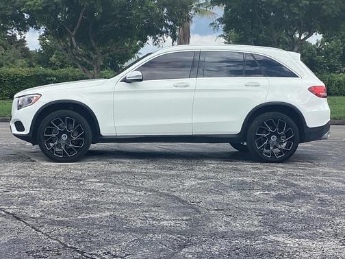 2019 Mercedes-Benz GLC 300 Base