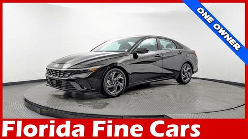 Black 2025 Hyundai ELANTRA SEL Convenience