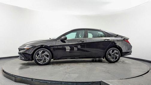 Black 2025 Hyundai ELANTRA SEL Convenience