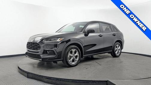 Crystal Black Pearl 2025 Honda HR-V LX