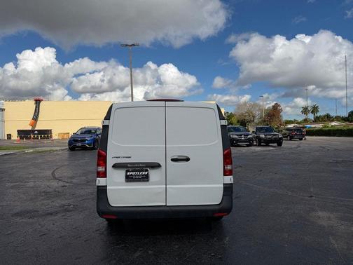 2020 Mercedes-Benz Metris Base