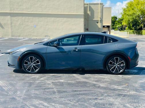 2023 Toyota Prius LE