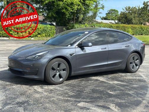 Gray 2022 Tesla Model 3 Long Range