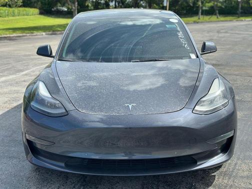 Gray 2022 Tesla Model 3 Long Range