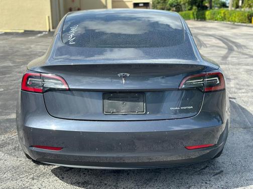 Gray 2022 Tesla Model 3 Long Range