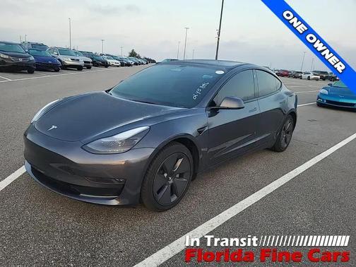 Gray 2022 Tesla Model 3 Long Range