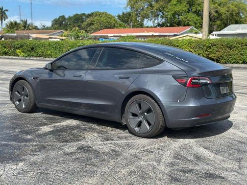 Gray 2022 Tesla Model 3 Long Range
