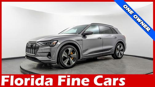 2022 Audi e-tron Premium Plus