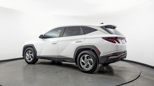 2023 Hyundai TUCSON SE