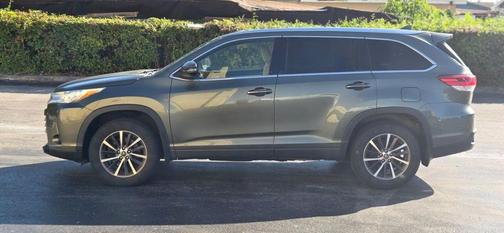 2018 Toyota Highlander SE
