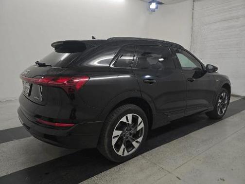 2021 Audi e-tron Premium