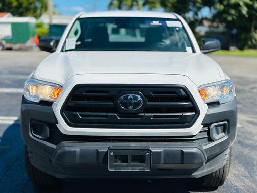 2019 Toyota Tacoma SR