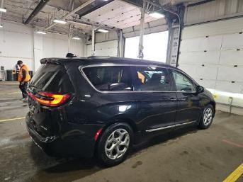 Brilliant Black Crystal Pearlcoat 2023 Chrysler Pacifica Limited