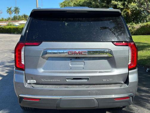 2021 GMC Yukon SLT