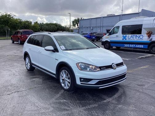 2017 Volkswagen Golf Alltrack TSI S