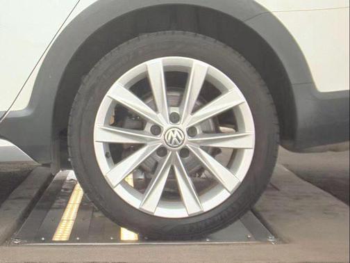 2017 Volkswagen Golf Alltrack TSI S