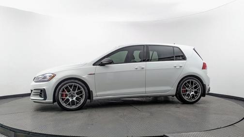 Pure White 2018 Volkswagen Golf GTI 2.0T SE 4-Door