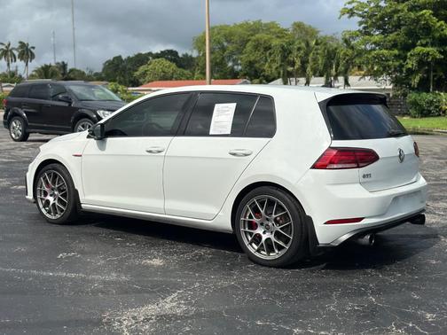 Pure White 2018 Volkswagen Golf GTI 2.0T SE 4-Door