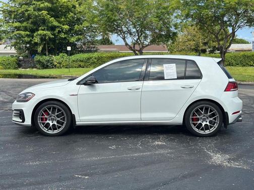 Pure White 2018 Volkswagen Golf GTI 2.0T SE 4-Door