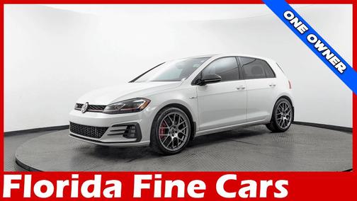 Pure White 2018 Volkswagen Golf GTI 2.0T SE 4-Door