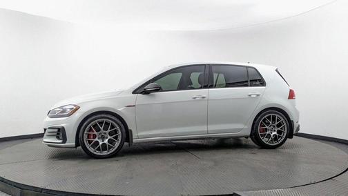 Pure White 2018 Volkswagen Golf GTI 2.0T SE 4-Door