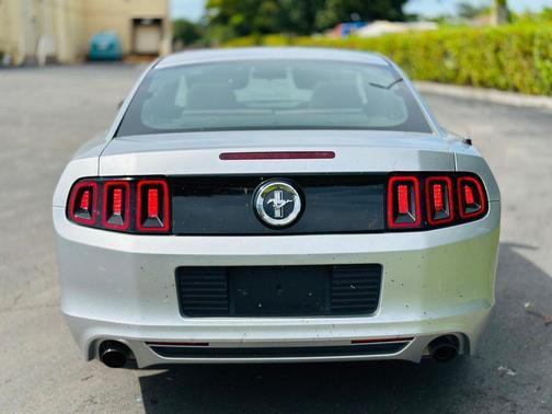 2014 Ford Mustang V6