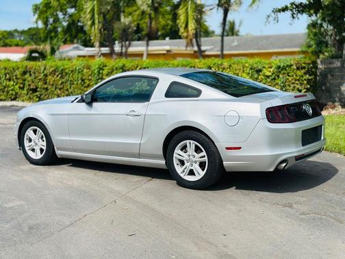 2014 Ford Mustang V6