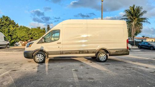 2022 Ford E-Transit Base