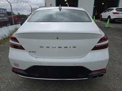 2022 Genesis G70 2.0T