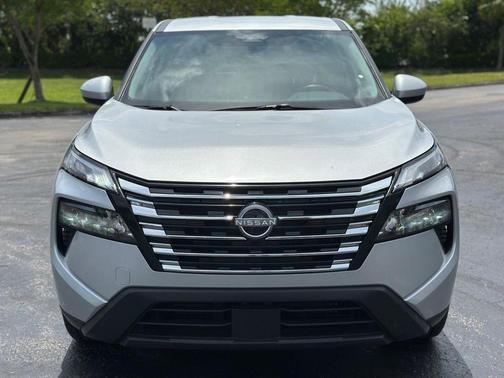 Brilliant Silver Metallic 2025 Nissan Rogue SV