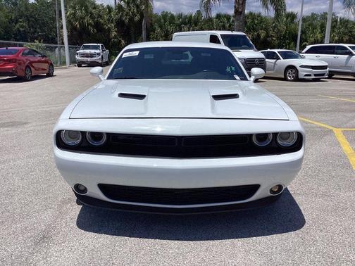 White Knuckle Clearcoat 2021 Dodge Challenger SXT