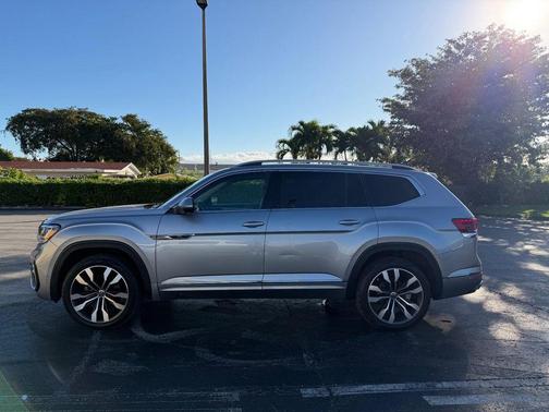 2022 Volkswagen Atlas 3.6L SEL Premium R-Line