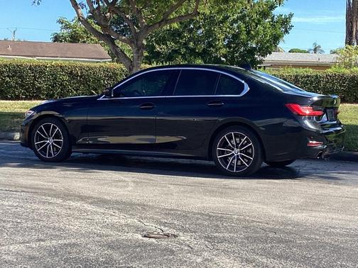 2020 BMW 330 i