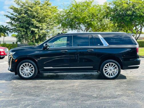 2022 Cadillac Escalade ESV Premium Luxury