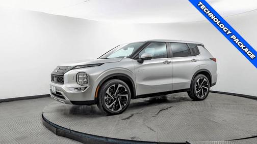 2023 Mitsubishi Outlander PHEV SE