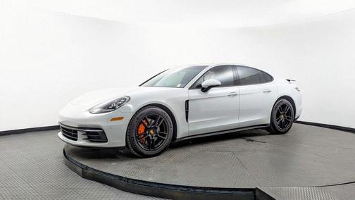 2018 Porsche Panamera 4