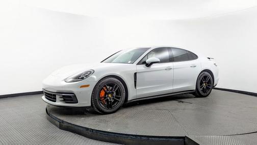 2018 Porsche Panamera 4
