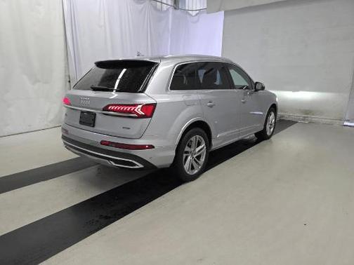 2022 Audi Q7 55 Premium Plus