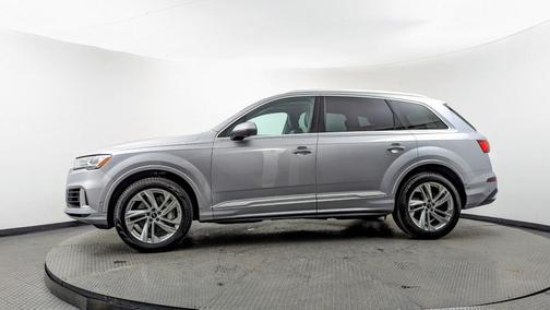2022 Audi Q7 55 Premium Plus