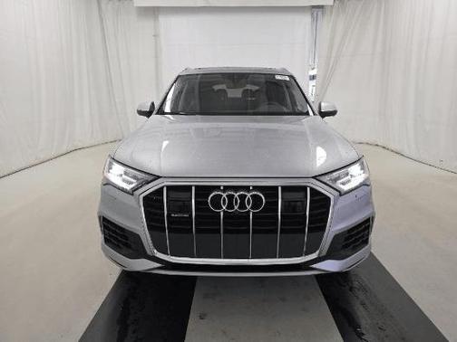 2022 Audi Q7 55 Premium Plus