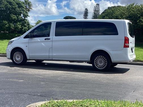 2020 Mercedes-Benz Metris Base