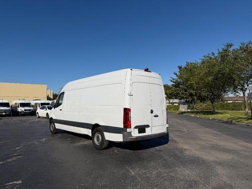2022 Mercedes-Benz Sprinter 2500 HIGH ROOF 170