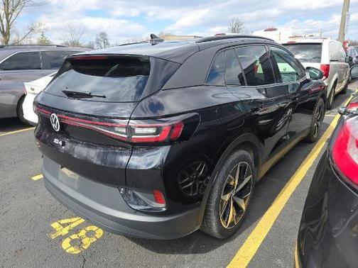 Deep Black Pearl Effect 2023 Volkswagen ID.4 Pro S