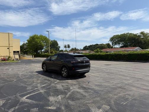 Deep Black Pearl Effect 2023 Volkswagen ID.4 Pro S