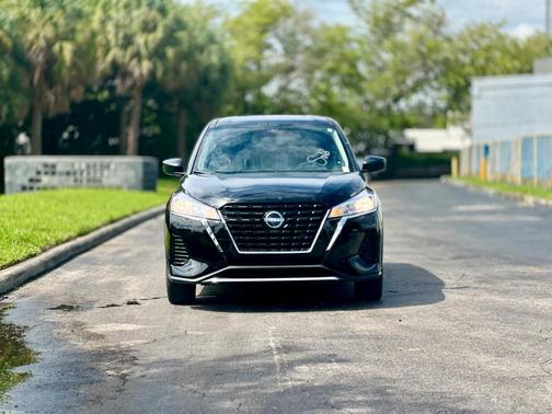 2022 Nissan Kicks S
