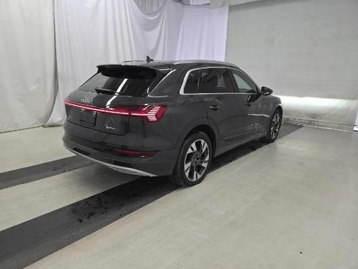 2022 Audi e-tron Premium