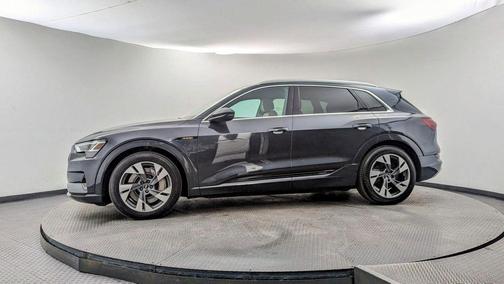 2022 Audi e-tron Premium